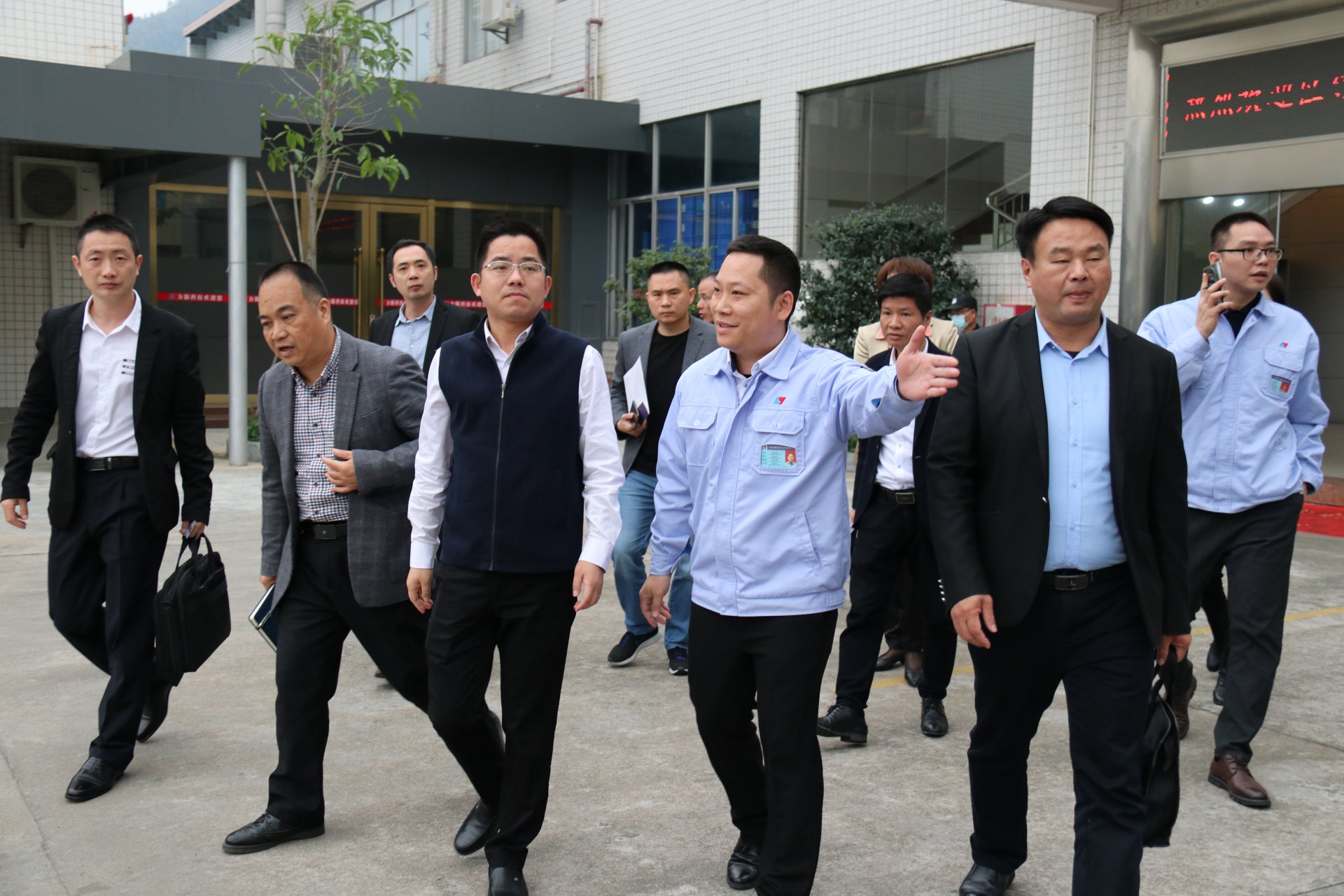 高要區(qū)領導蒞臨我司進行調研考察工作